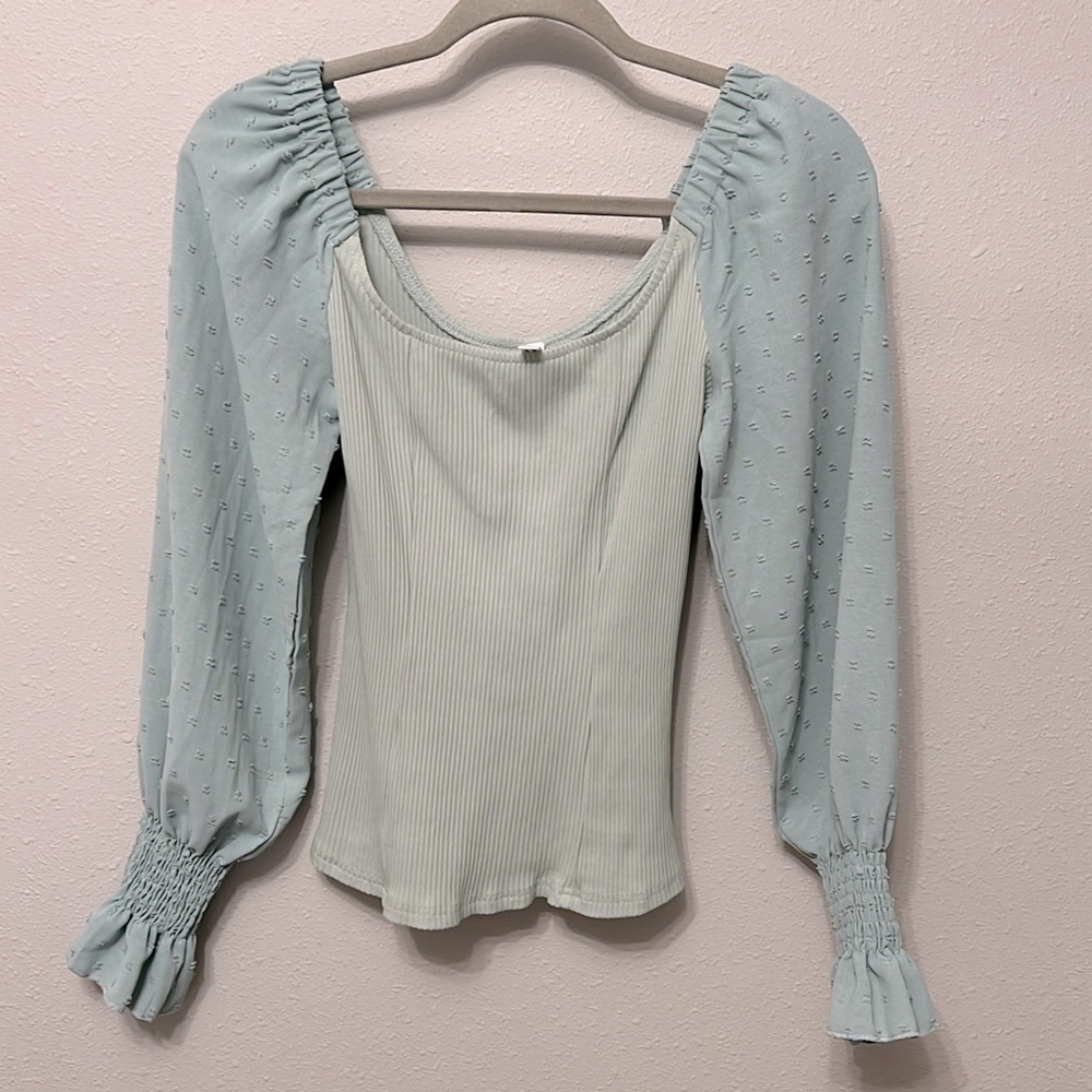 ePretty Ruffled Sleeve Boutique Top | Size Small